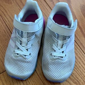 Mew Balance Toddler Girl 8 Extra Wide